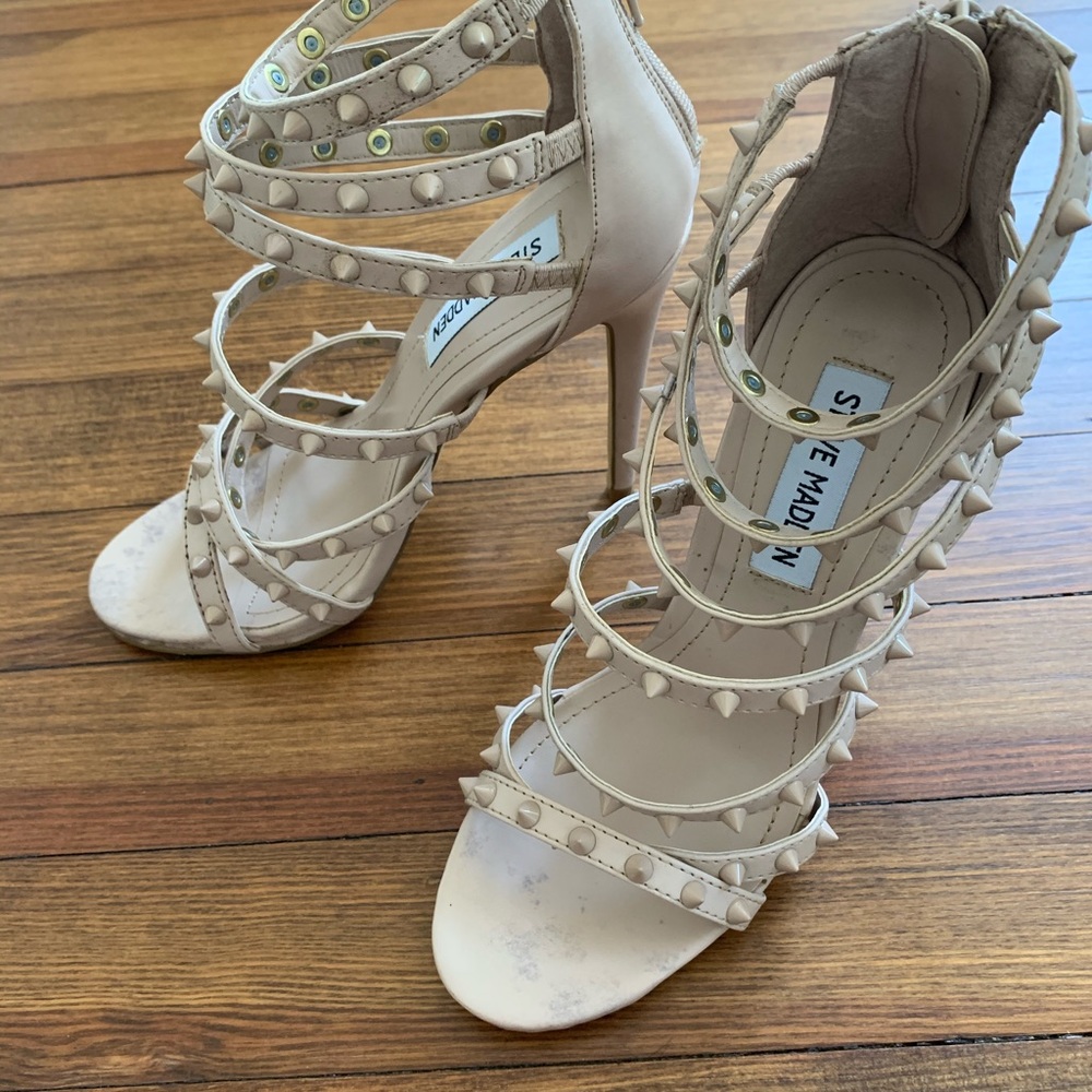 New Steve Madden Studded Nude heels size 5.5